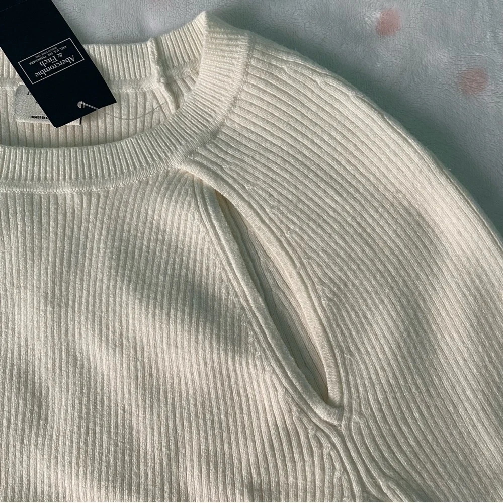 A&F | Ribbed Sweater - Picture 3 of 4